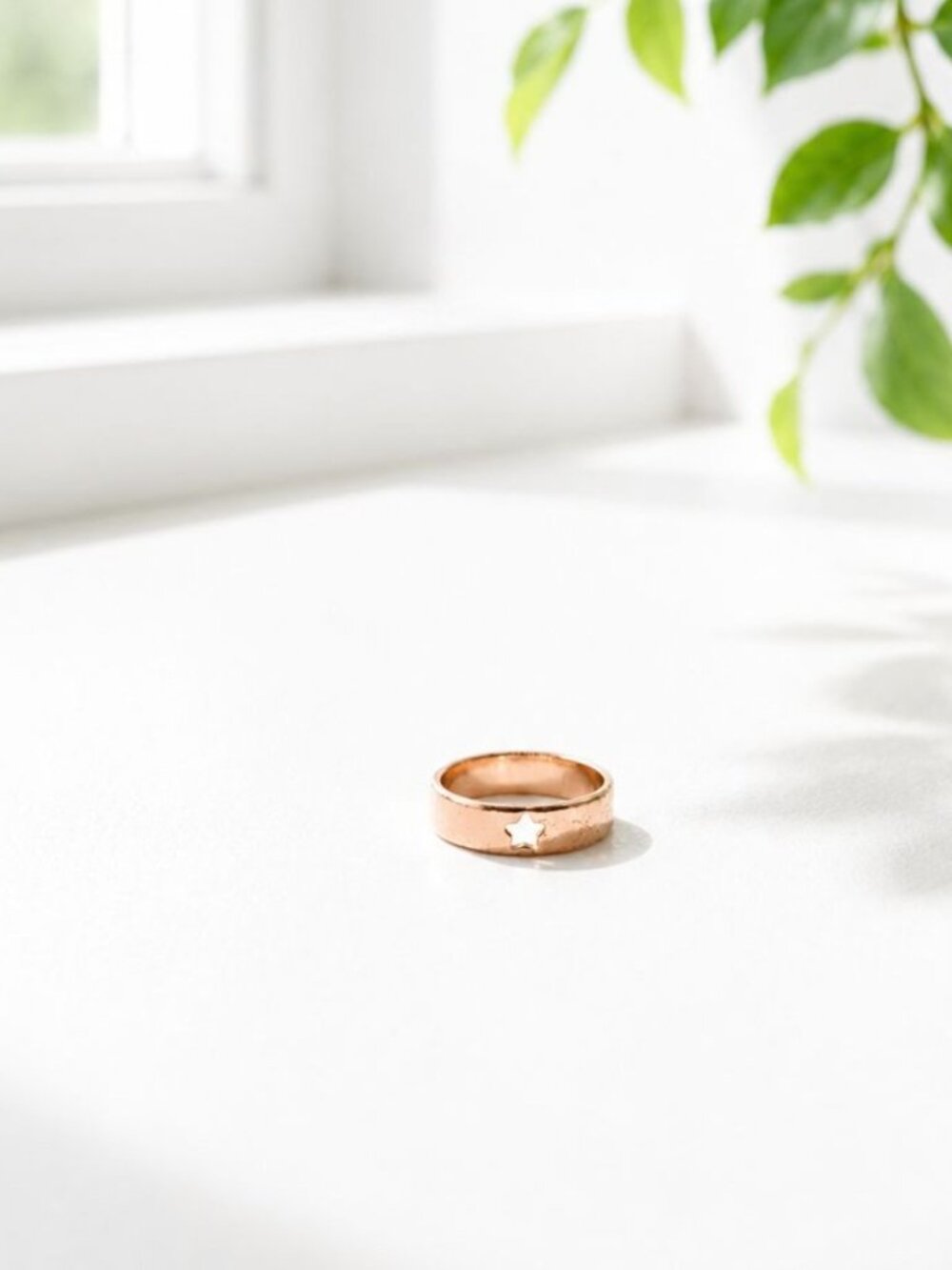 Rose Gold Tone Star Cutout Band Ring Size S Vintage Jewelry